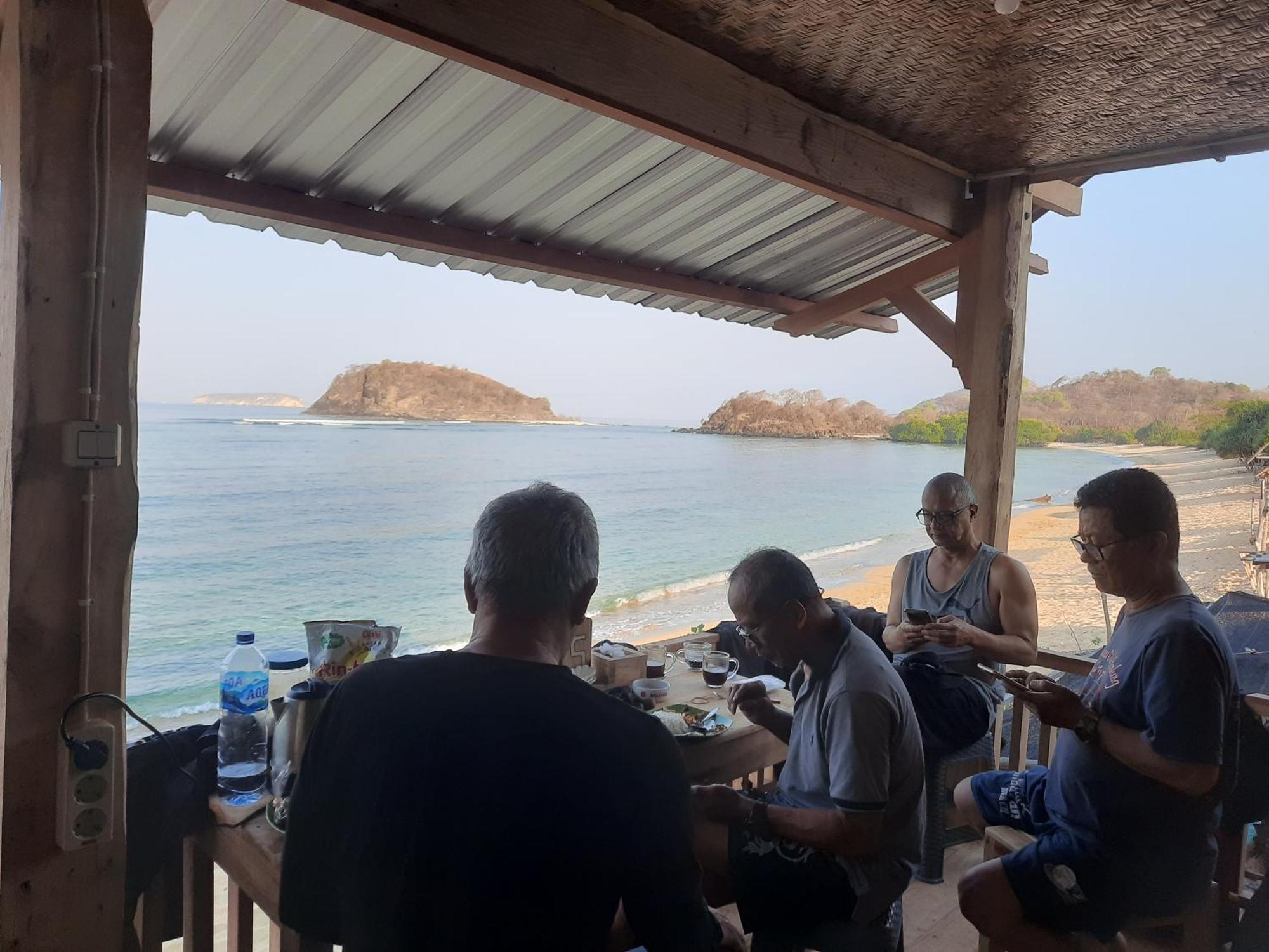 Boneputeh Homestay Taliwang Εξωτερικό φωτογραφία