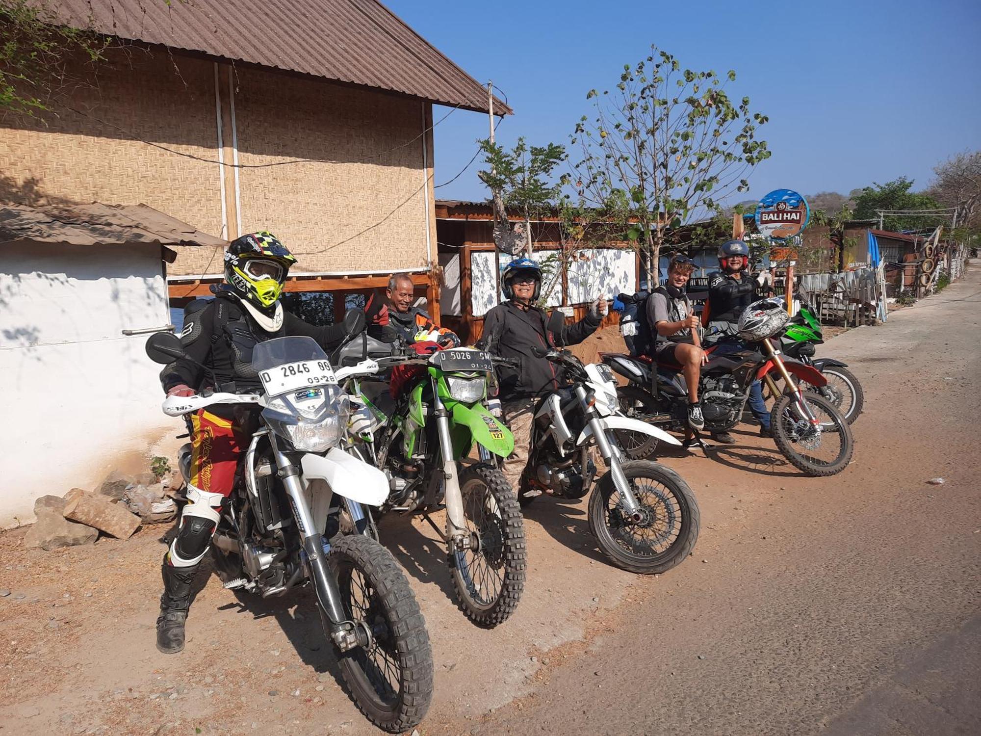 Boneputeh Homestay Taliwang Εξωτερικό φωτογραφία