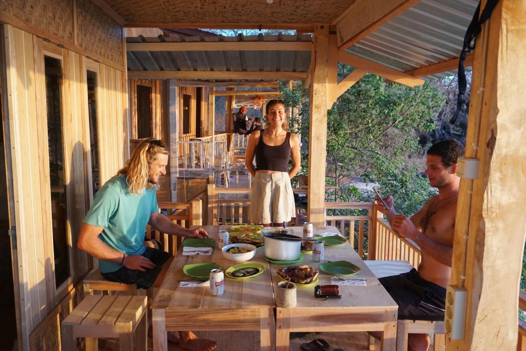 Boneputeh Homestay Taliwang Δωμάτιο φωτογραφία